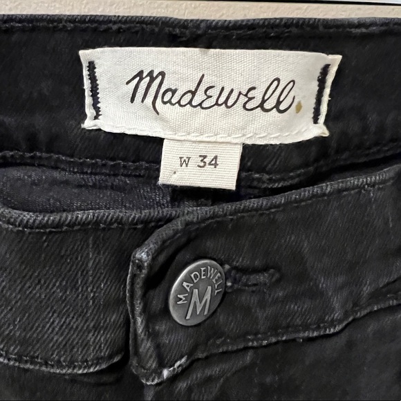 Madewell Vintage Black 9" Raw Edge Denim Shorts in Everton Wash (W 34) - Picture 8 of 12
